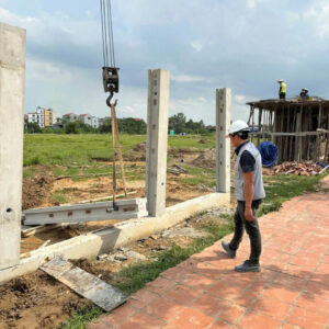 Alternative view of Cột hàng rào